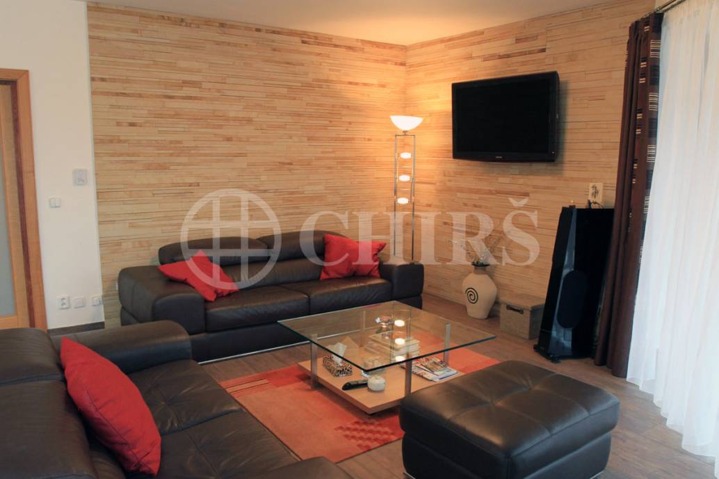 Prodej rodinného domu 380m2, OV, - Velké Přítočno (okres Kladno)
