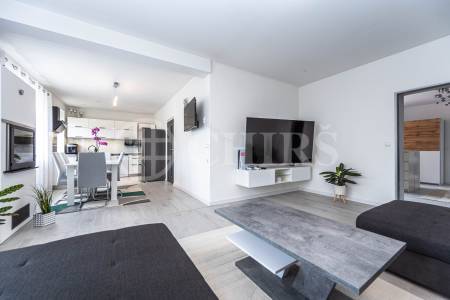 Prodej vícegeneračního rodinného domu s garáží, OV, U Cikánky 370/20, Stodůlky-Praha 5