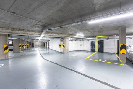 Pronájem bytu 3+kk, 77m² s předzahrádkou, sklepem a garážovým stáním, OV, ul. Bělohlávkova 3158/6, Praha 5 - Stodůlky