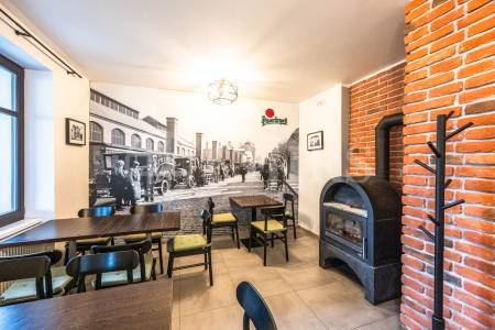 Pronájem restaurace, OV, 140m2, ul. Husovo nám., Hostivice
