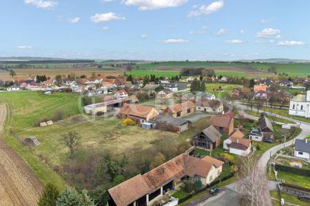 Prodej stavebního pozemku, 11 780 m2, centrum obce Stračov nedaleko Hradce Králové