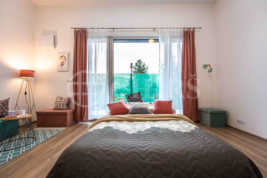 Prodej bytu 1+kk/T, OV, 36 m2, Bolevecká 474, Praha 10 - Horní Měcholupy