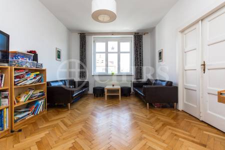 Pronájem bytu 3+1 s balkonem, OV, 85m2, ul. Na Pískách 1266/65, Praha 6 - Dejvice