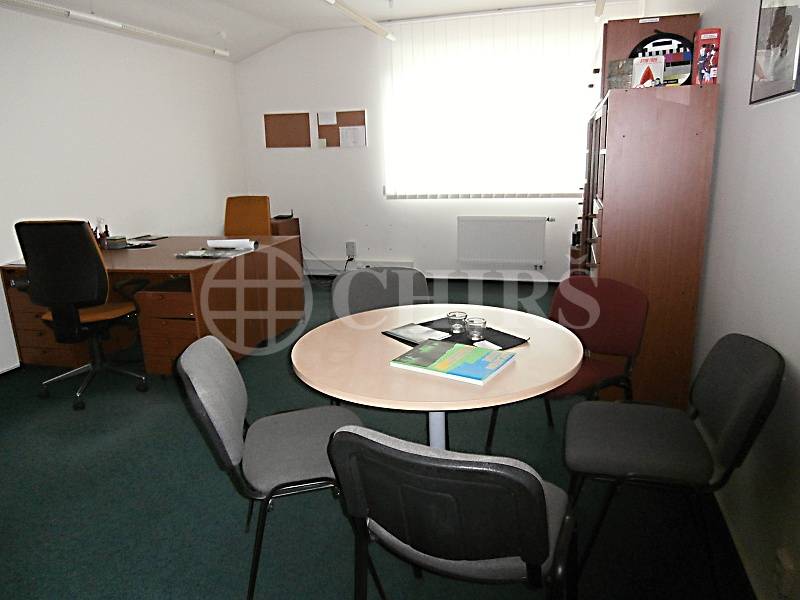 Pronájem  kancelářských prostor, OV, ul. K Nouzovu 2090, P-4  Komořany 