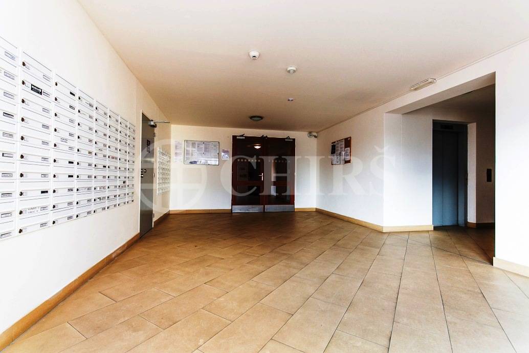 Prodej bytu 1+kk s lodžií, OV, 39m2, ul. Tlumačovská 2766/26b, Praha 13 - Stodůlky