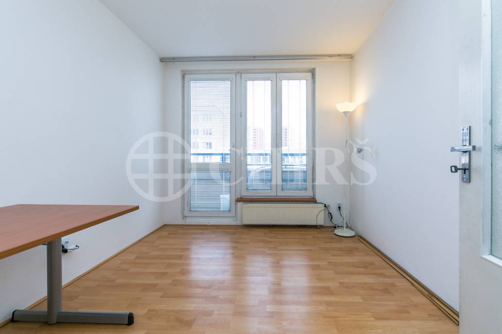 Prodej bytu 3+1 s terasou a garážovým stáním, OV, 79 m2, Bašteckého 2555/7, 155 00 Praha 13 - Stodůlky