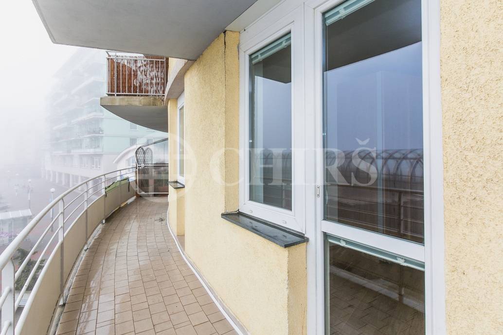 Pronájem bytu 4+1 s balkonem a garážovým stáním, OV, 120m2, ul. Sluneční náměstí 2562/2, Praha 5 - Stodůlky
