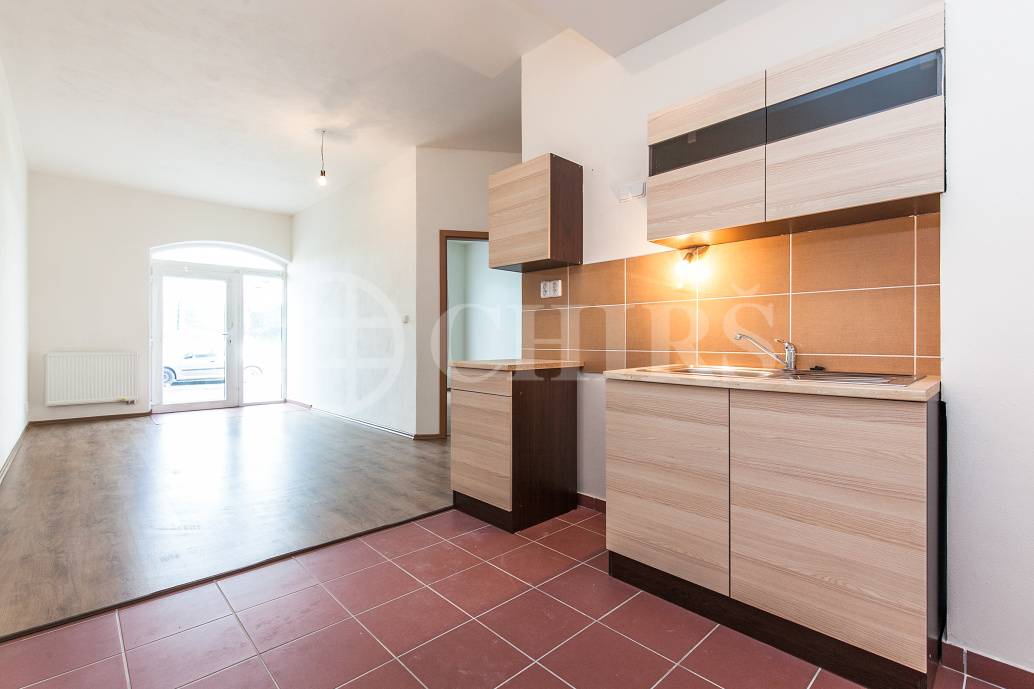 Prodej bytu 2+kk, OV, 46 m2, ul.Komenského 1328, Šestajovice