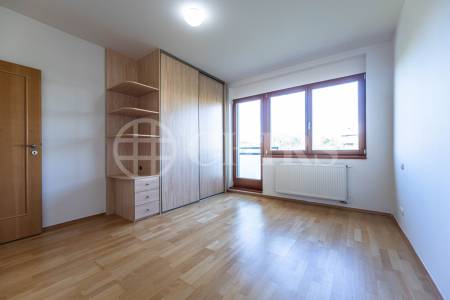 Pronájem bytu 3+kk se dvěma balkony, sklepem a garážovým stáním, OV, 94m2, ul. Schwarzenberská 708/2, Praha 5 - Jinonice