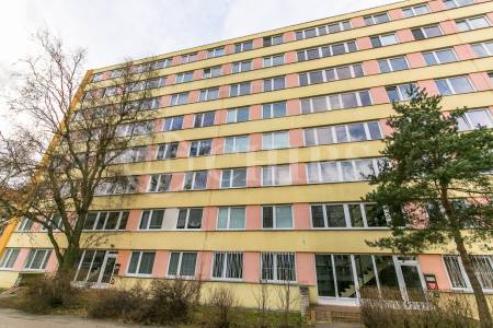 Pronájem bytu 2+kk s lodžií, OV, 40m2, ul. Bítovská 1212/10, Praha 4 - Michle