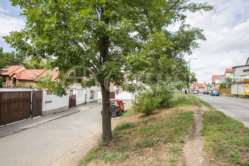 Prodej nebytového prostoru 5+1, OV, 120m2 + 50m2 dvůr, ul. Pražská 1507/7B, P-10 Hostivař