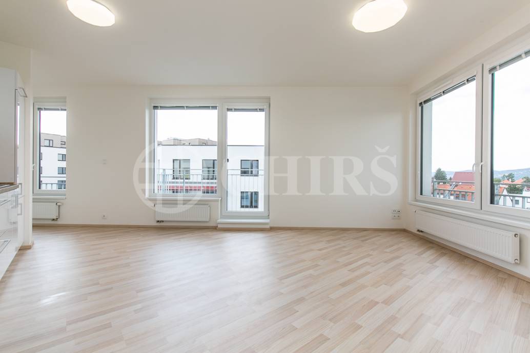 Pronájem bytu 1+kk s balkonem a 2x parkovacím stáním, OV, 59m2, ul. Soukalova 2212/6b, Praha 4 - Modřany