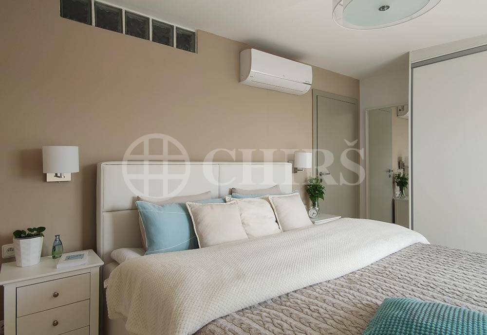 Pronájem mezonetového bytu 3+kk, 116 m², OV, Vršovická 808/30, Praha 10 – Vršovice.