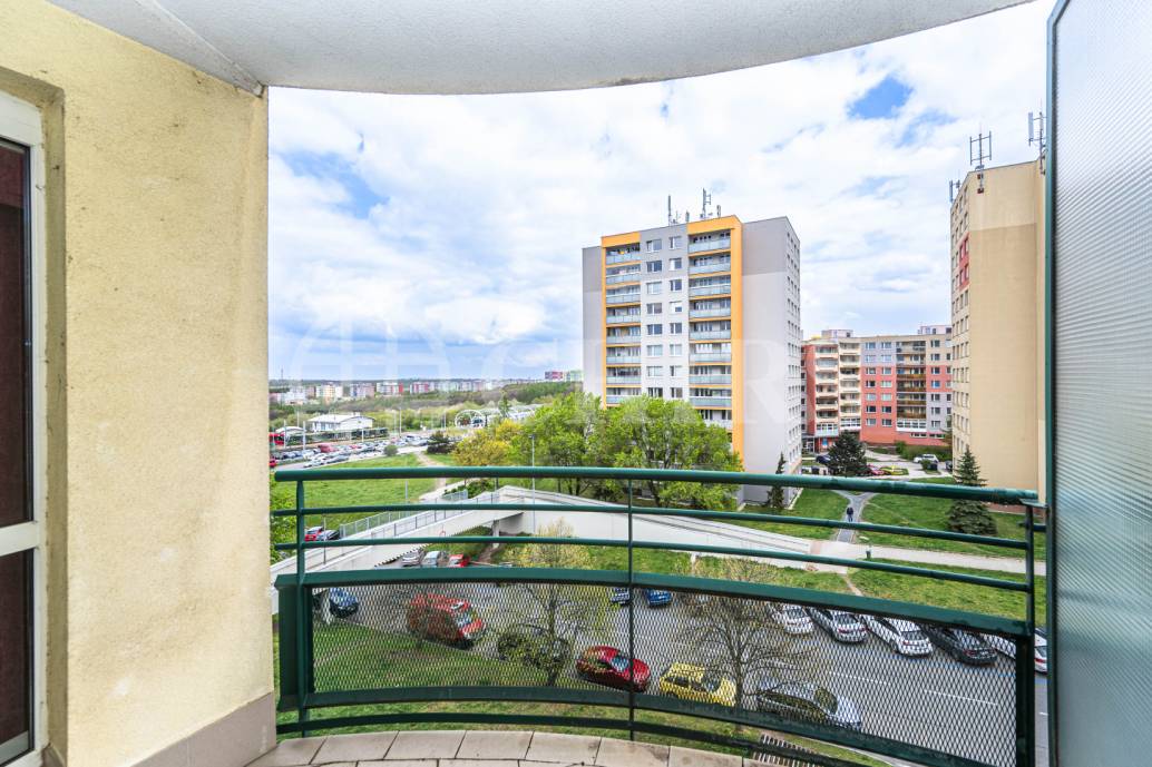 Pronájem bytu 4+kk, 111,2 m² s velkou terasou, lodžií a garáží, ul. Voskovcova 1130/26, Praha 5 - Barrandov
