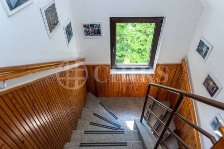 Prodej rodinného domu 6+1 s garáží, OV, 172 m2, ul. Prachatická 209, Praha 9 - Letňany 