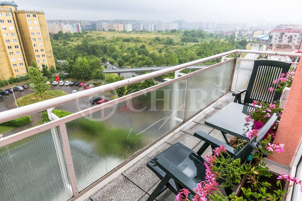 Pronájem bytu 2+kk s balkonem, OV, 47m2, ul. Kodymova 2539/8, Praha 5 - Stodůlky
