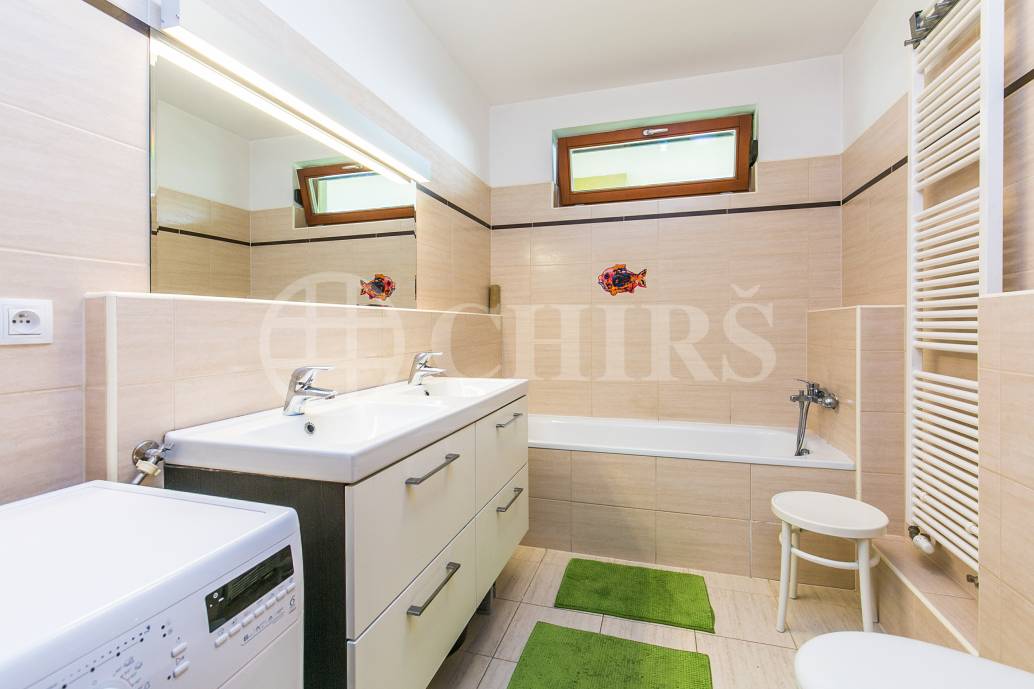 Prodej bytu 3+kk, 68m2, 172m2 předzahrádka, OV. ul. K Náhonu 989, Praha 9 - Hloubětín