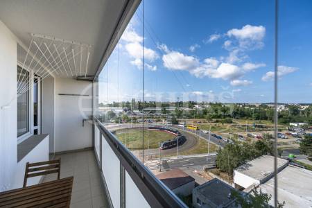 Pronájem bytu 1+1 s lodžií, OV, 52,7 m2, ul. Na Chobotě 1344/4, Praha 6 - Řepy 