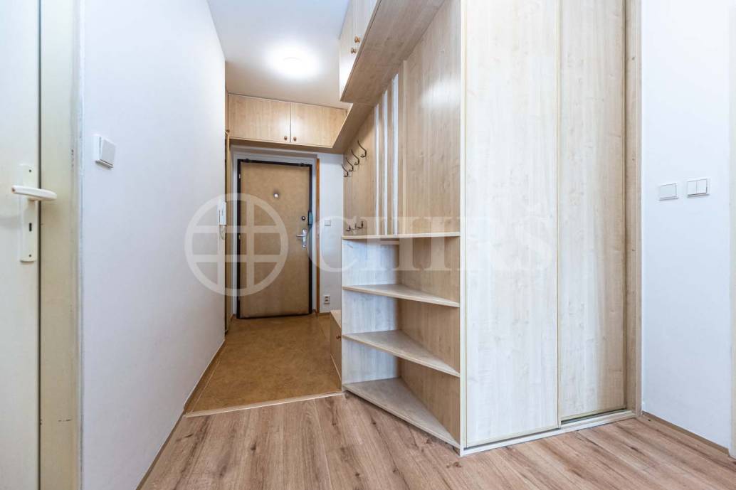 Prodej bytu 2+kk s balkonem, OV, 68m2, ul. Trnkovo náměstí 1112/1, Praha 5 - Hlubočepy