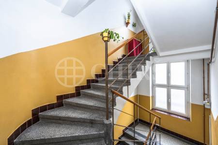 Prodej bytu 3+1 se dvěma balkony a velkými sklepy, OV, 108m2, ul. Vepřkova 1247/12, Slaný