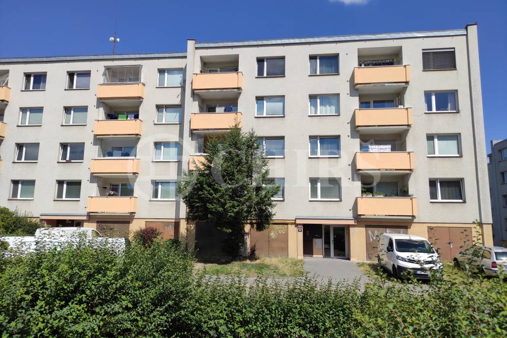 Prodej garáže v bytovém domě, 21 m2, ul. Starobylá 1008/19, P-4 Háje.