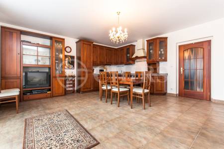 Prodej RD 6+kk/B/L/T, OV, 214m2, ul. Dělnická 444/3, Dolní Břežany, Praha - západ