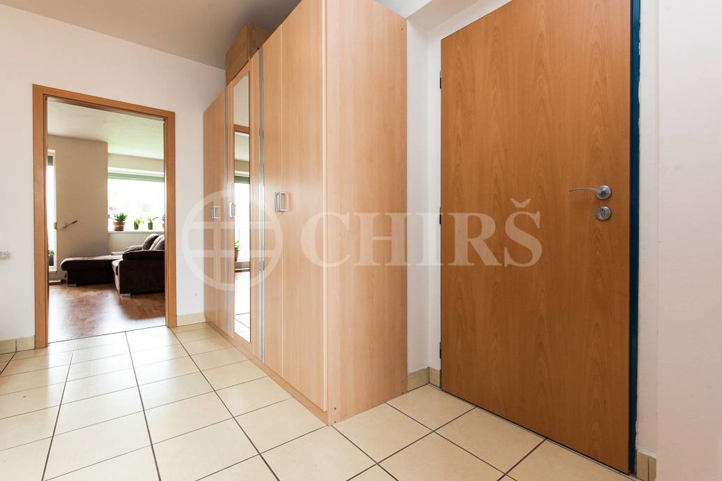 Prodej řadového rodinného domu 4+kk/B/G/Z, OV, ul. Dělená 981/30, Praha 5 - Řeporyje 