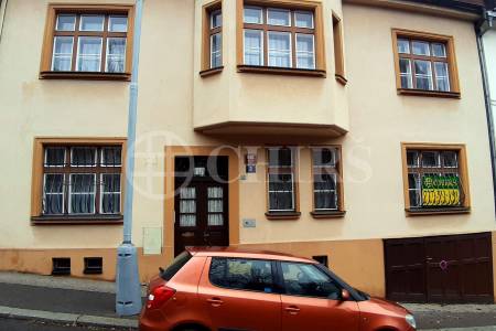 Pronájem zařízeného bytu 3+1, 80 m2, Kutnauerovo náměstí 681/2, Praha 6 - Břevnov