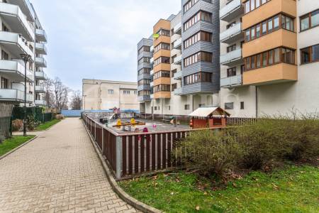 Prodej bytu 3+kk s balkonem, OV, 116m2, ul. Hanusova 1537/1b, Praha 4 - Michle