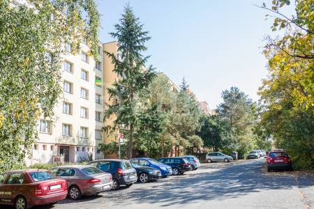 Prodej bytu 2+1 šatna, lodžie na patře, OV, 71 m2, ul. Seidlova 478/12, Praha 4 - Kamýk