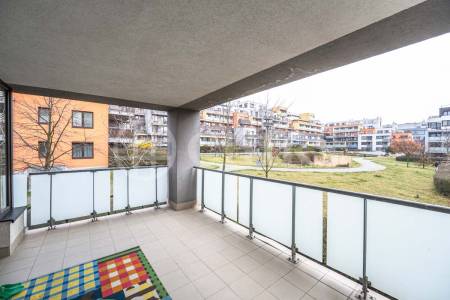 Pronájem bytu 4+kk se dvěma terasami, garážovým stáním a sklepem, OV, 129m2, ul. Svitákova 2730/14, Praha 5 - Stodůlky