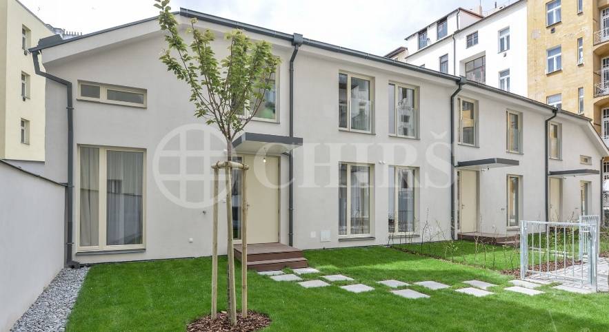 Prodej mezonet. ateliéru 2+kk, s předzahrádkou, 88,5m2, ul. Orelská, P-10 Vršovice