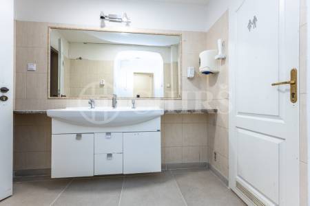 Pronájem komerčního prostoru, OV, 29 m2, ul. Salmovská 1517/14, Praha 2 - Nové město