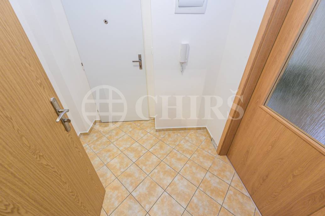 Pronájem bytu 2+1 s balkonem, OV, 60m2, ul. Oranžová 214, Chrášťany, okr. Praha-západ