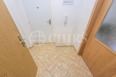 Pronájem bytu 2+1 s balkonem, OV, 60m2, ul. Oranžová 214, Chrášťany, okr. Praha-západ