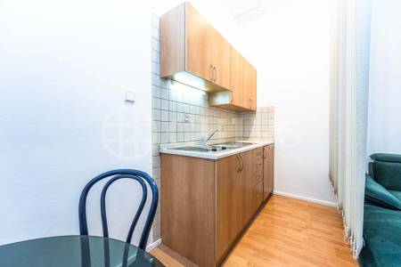 Pronájem bytu 4+kk, OV, 80m2, ul. U Santošky 1131/13, Praha 5 - Smíchov