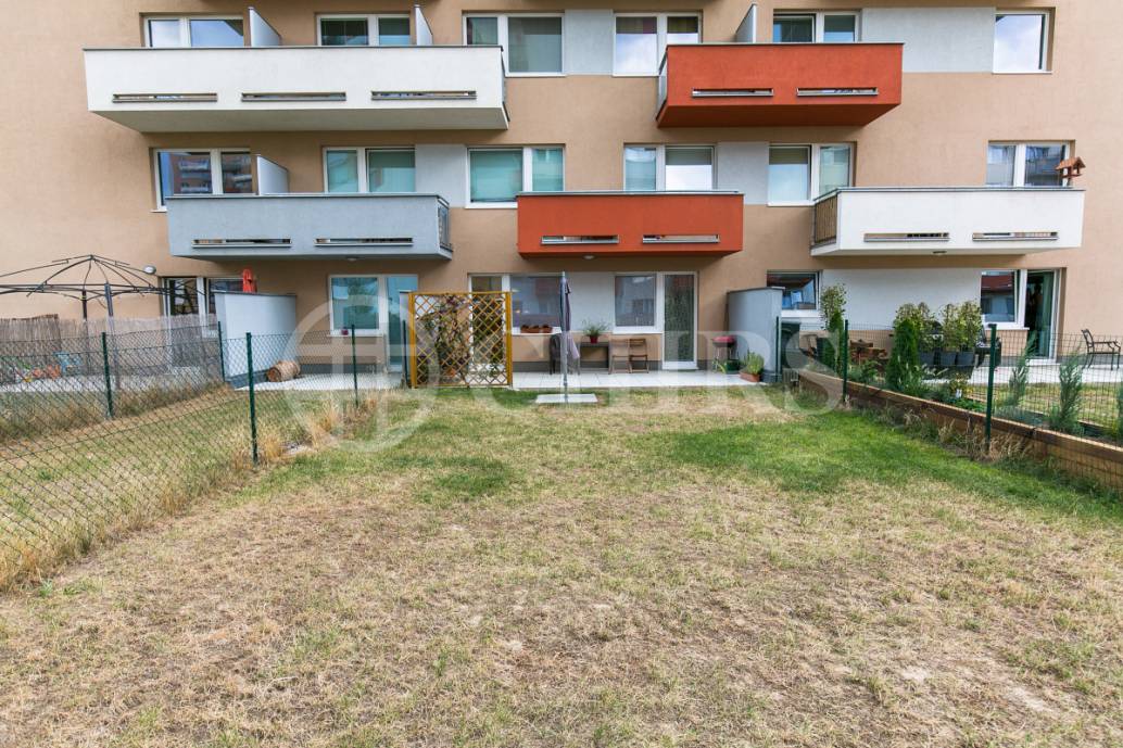 Prodej bytu 2+kk se zahradou, OV, 52m2, ul. Mantovská 697/1, Praha 10 - Horní Měcholupy