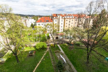 Pronájem bytu 2+1 s halou a dvěma lodžiemi, OV, 86 m2, ul. Podbabská 994/8, Praha 6 – Bubeneč 