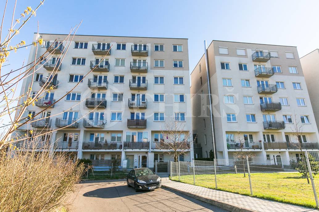 Prodej bytu 2+kk s terasou, OV, 55m2, ul. Silurská 1175/8, Praha 5 - Hlubočepy