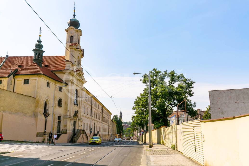 Prodej bytu 2+kk s balkonem, OV, 44m2, ul. Na Slupi 1485/10, Praha 2 - Nové Město