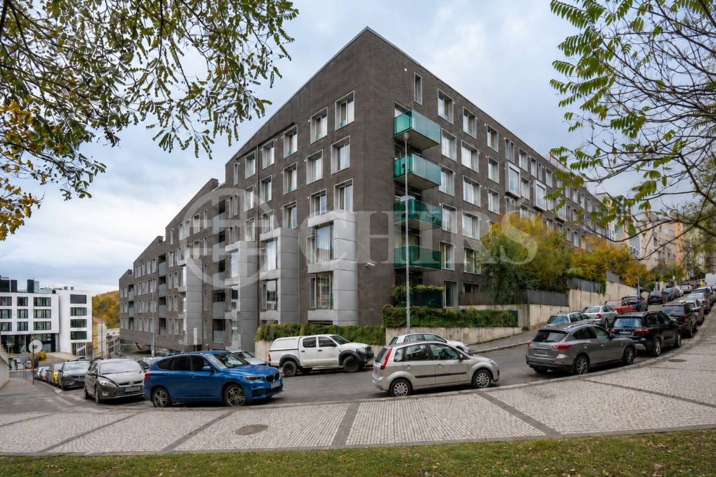 Pronájem bytu 4+kk s lodžií, OV, 152m2, ul. Švédská 1010/15, Praha 5 - Smíchov
