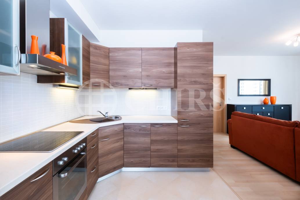 Prodej bytu 2+kk s lodžií a sklepem, OV, 60 m2, ul. Musílkova 1311/5b, Praha 5 - Košíře