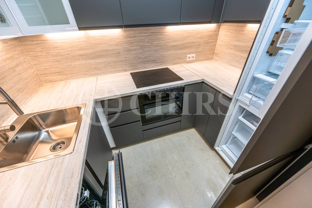 Pronájem  bytu 2+kk s balkonem, 53m2, ul. Mostecká, Praha 1- Malá Strana