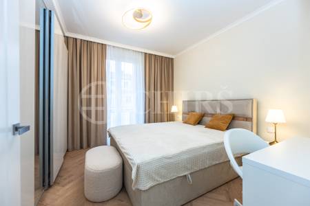 Pronájem  bytu 2+kk s balkonem, 53m2, ul. Mostecká, Praha 1- Malá Strana