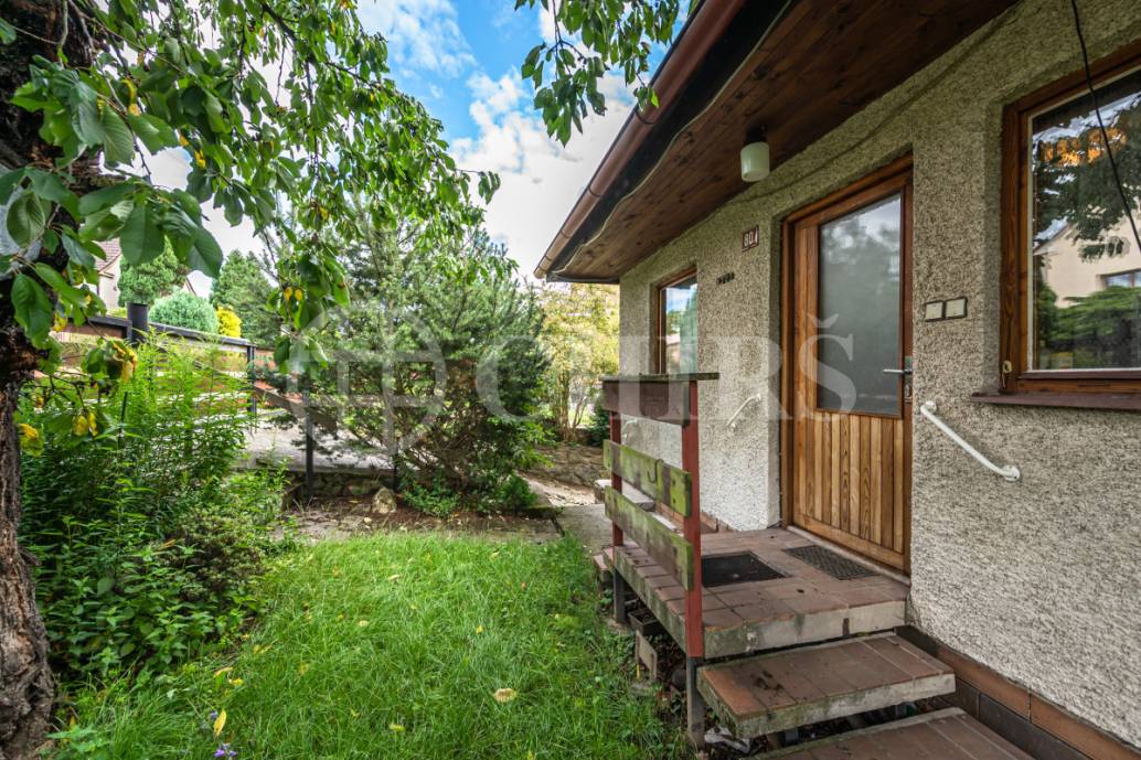 Pronájem rodinného domu, OV, cca 202m2, Líšno, okres Benešov