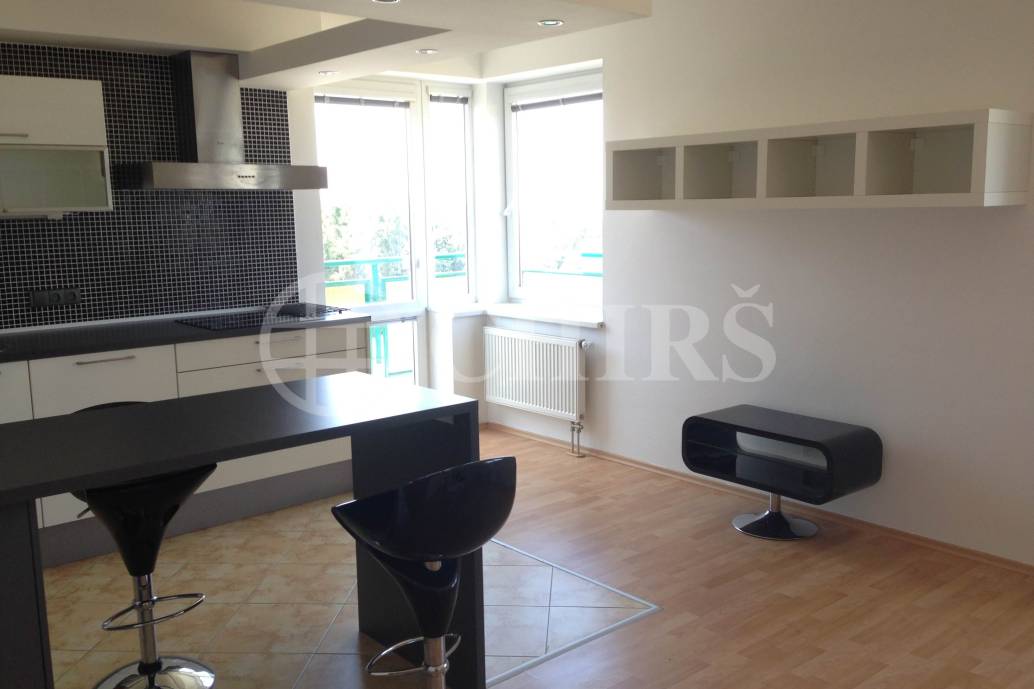 Pronájem bytu 2+kk/B/S/GS, 66m2, OV, ul. Padovská 585/16, Horní Měcholupy