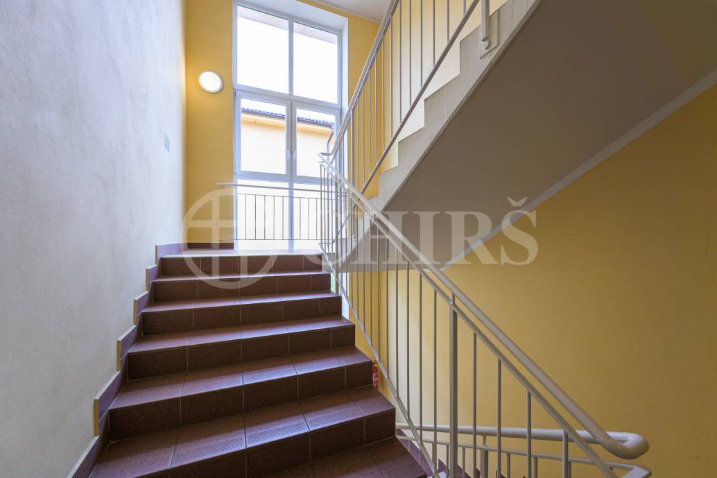 Pronájem bytu 2+1 s balkonem, OV, 60m2, ul. Oranžová 214, Chrášťany, okr. Praha-západ