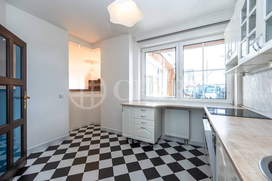 Prodej bytu 3+1 s  terasou, OV, 75 m², ul. Voskovcova 1075/61,  Praha 5 – Barrandov