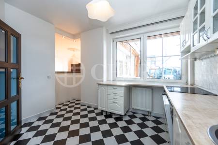 Prodej bytu 3+1 s  terasou, OV, 75 m², ul. Voskovcova 1075/61,  Praha 5 – Barrandov