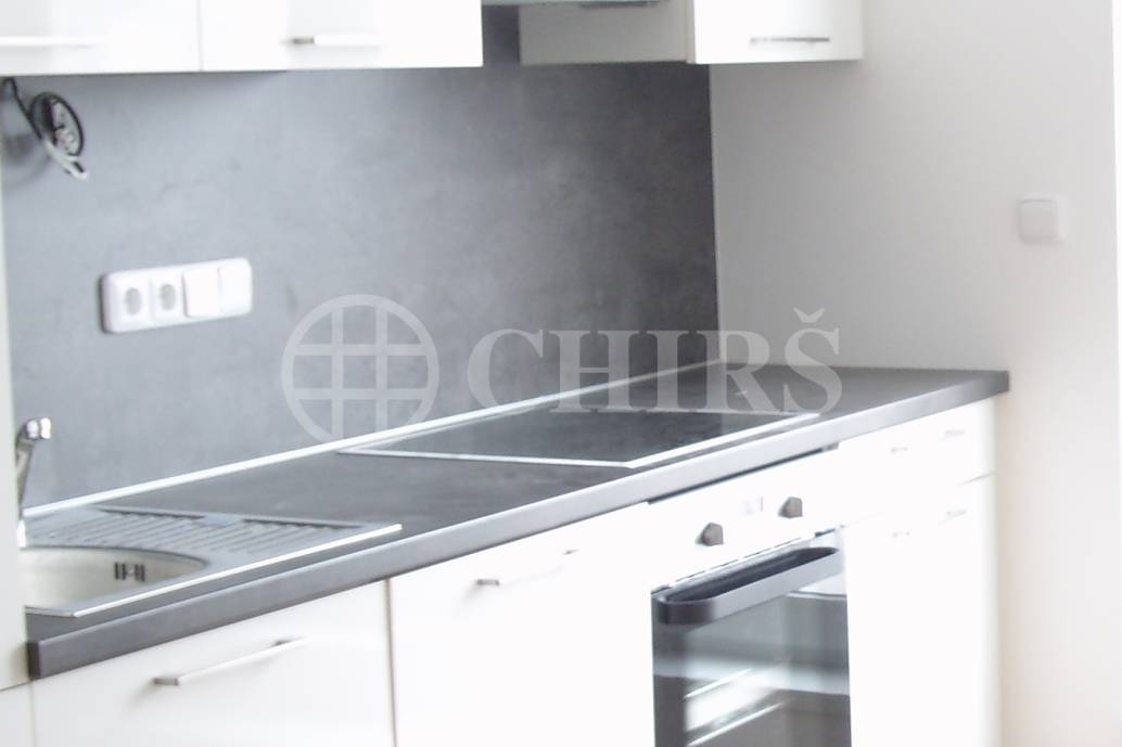 Pronájem bytu 1+kk/T, OV, 43m2, ul. Jednořadá 1123/35, Praha 6 – Bubeneč